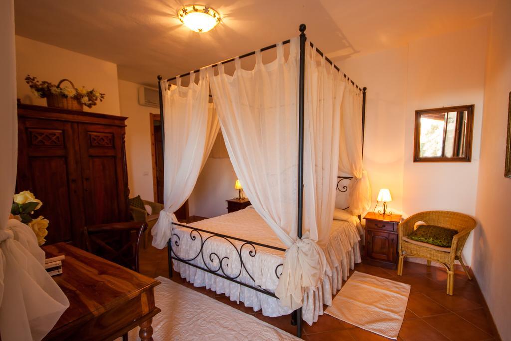 Sa Ruscitta Bed & Breakfast Sant'Antioco Room photo